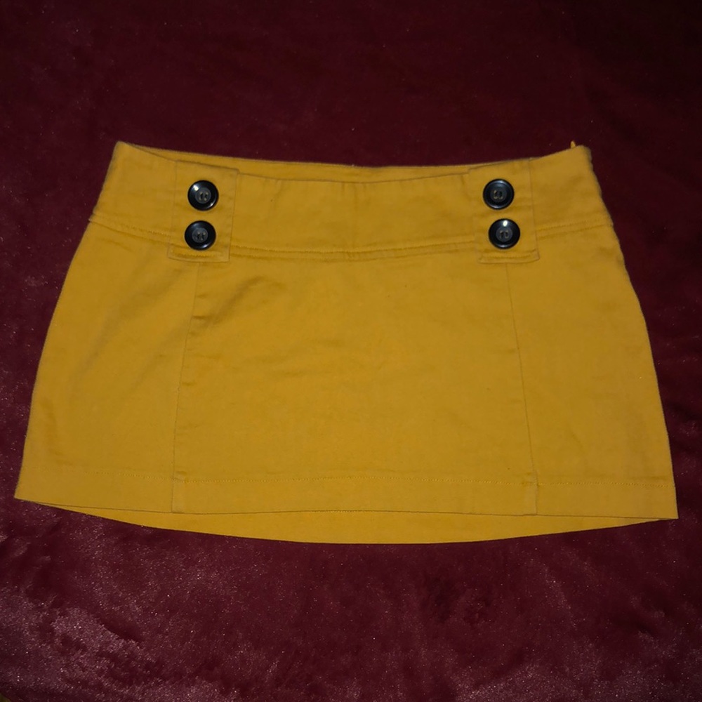 Vintage mustard skirt with black buttons